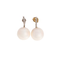 18kt white gold earrings with pearls and diamonds
