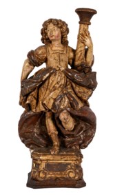 Scultore italiano del secolo XVII - Coppia di angeli reggicero in legno intagliato policromo