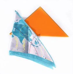 Foulard Triangle Le Monde Est Une Fleuve