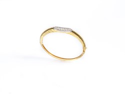 18kt yellow gold rigid bracelet