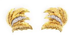 18kt yellow gold lobe earrings