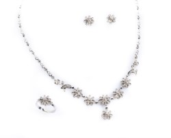 18kt white gold and diamond parure