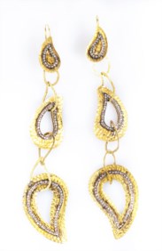 18kt yellow gold dangle earrings